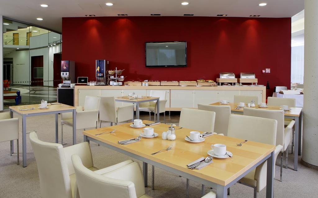 Orea Hotel Atrium Otrokovice Zewnętrze zdjęcie
