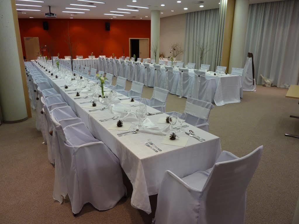 Orea Hotel Atrium Otrokovice Zewnętrze zdjęcie