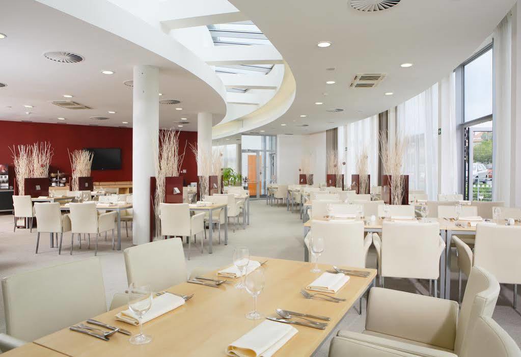Orea Hotel Atrium Otrokovice Zewnętrze zdjęcie